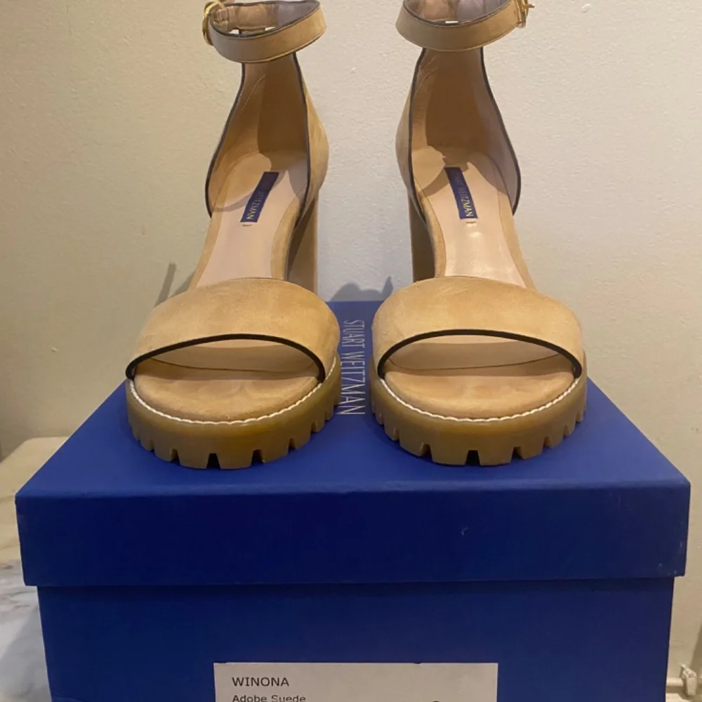 STUART WEITZMAN Winona Sandal OooOoOooo - Picture 5 of 5